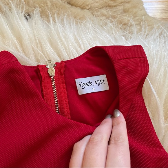 Tiger Mist Cut Out Crop Top - Picture 5 of 5